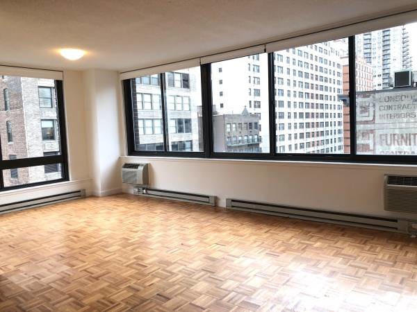 Primary Photo - 303 W 34th St