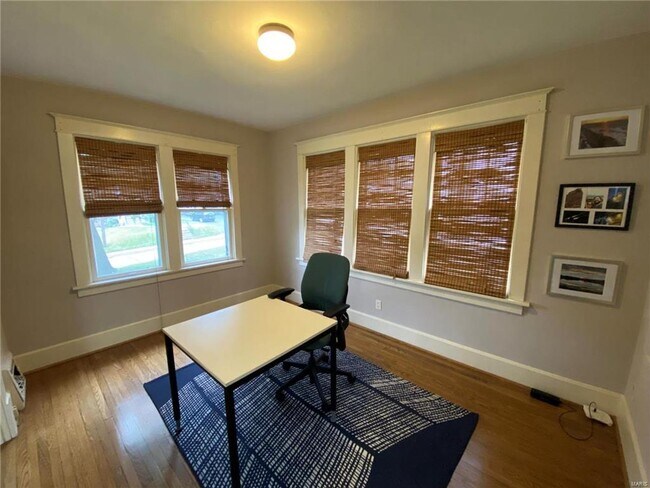 Foto del edificio - 743 Clark Ave