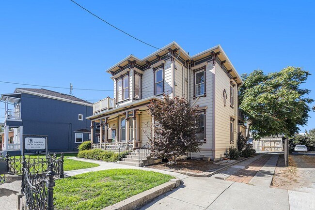 Building Photo - 1523 Willow St. #A - 1 bedroom | 1 bath | ...