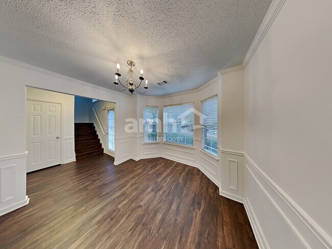 Foto del edificio - 1864 Tulip Petal Rd