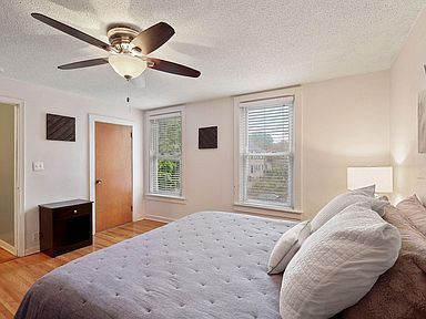 Foto del edificio - 422 2nd St NE Unit 1