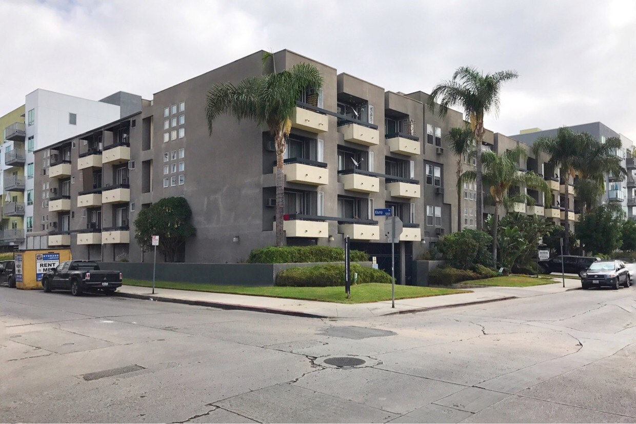 Foto principal - 11225 Morrison St