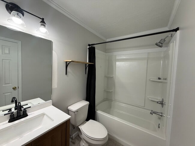 Foto del edificio - 2118 Glen Davis Rd