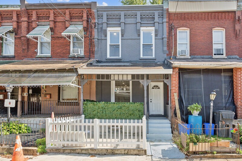Foto principal - 5440 Master St