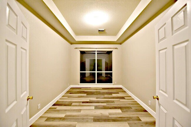 Building Photo - 10117 Cassandra Dr