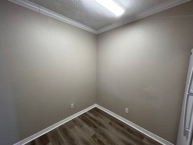 Building Photo - Just Reduced ! 2nd-floor studio condo at SerraVella!