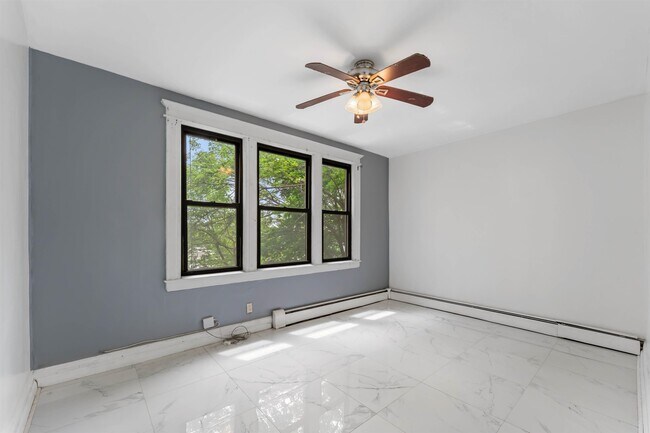 Foto del edificio - 601 Columbia Ave