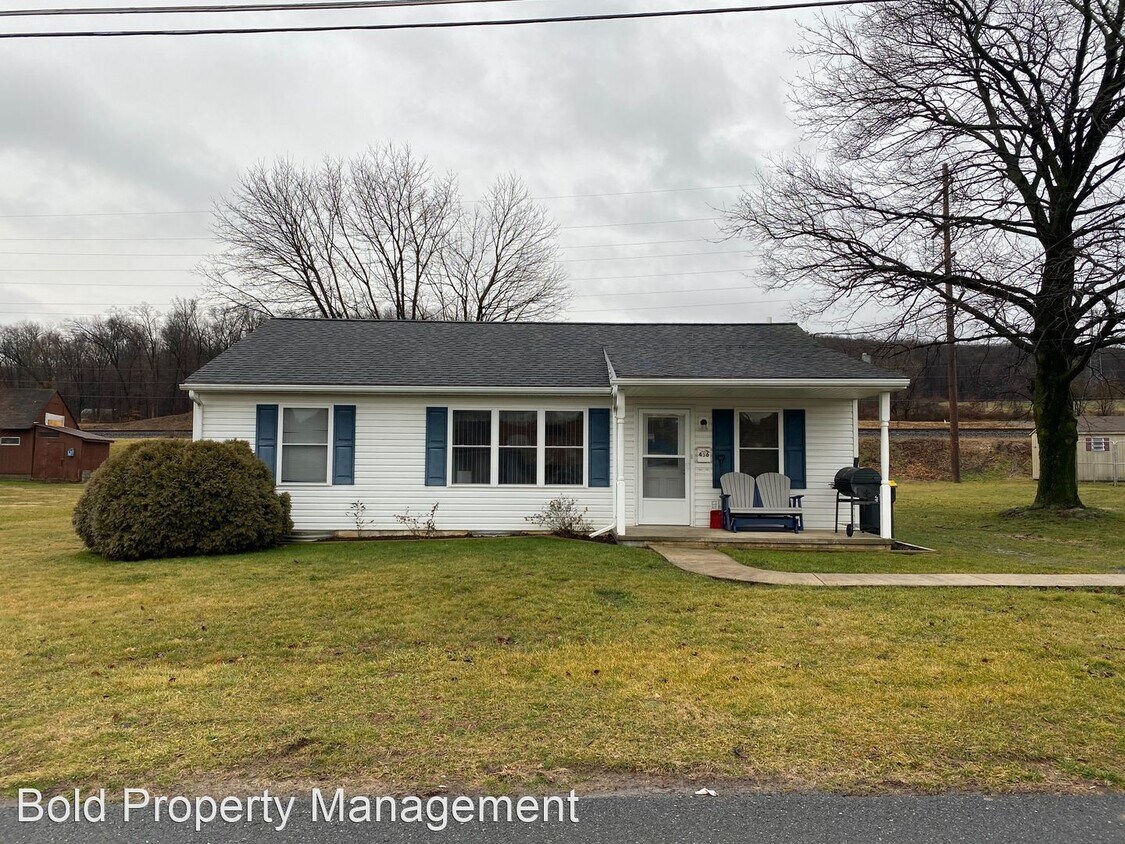 Primary Photo - 3 br, 1 bath House - 456 W Oak Ave.
