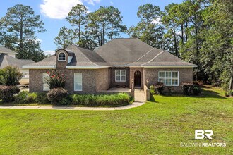 Building Photo - 632 Magnolia Cir