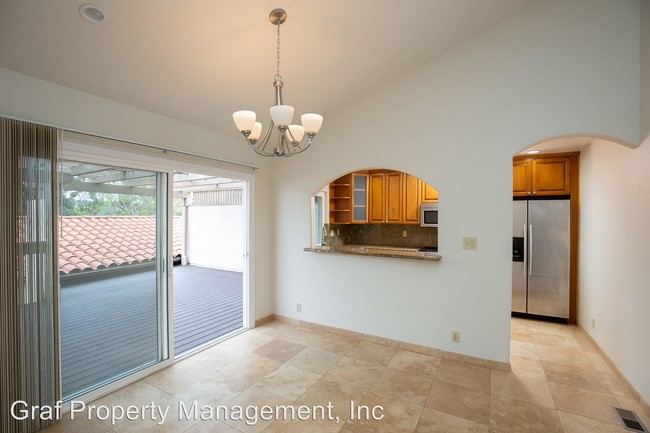 Building Photo - 6703 Paseo Del Norte