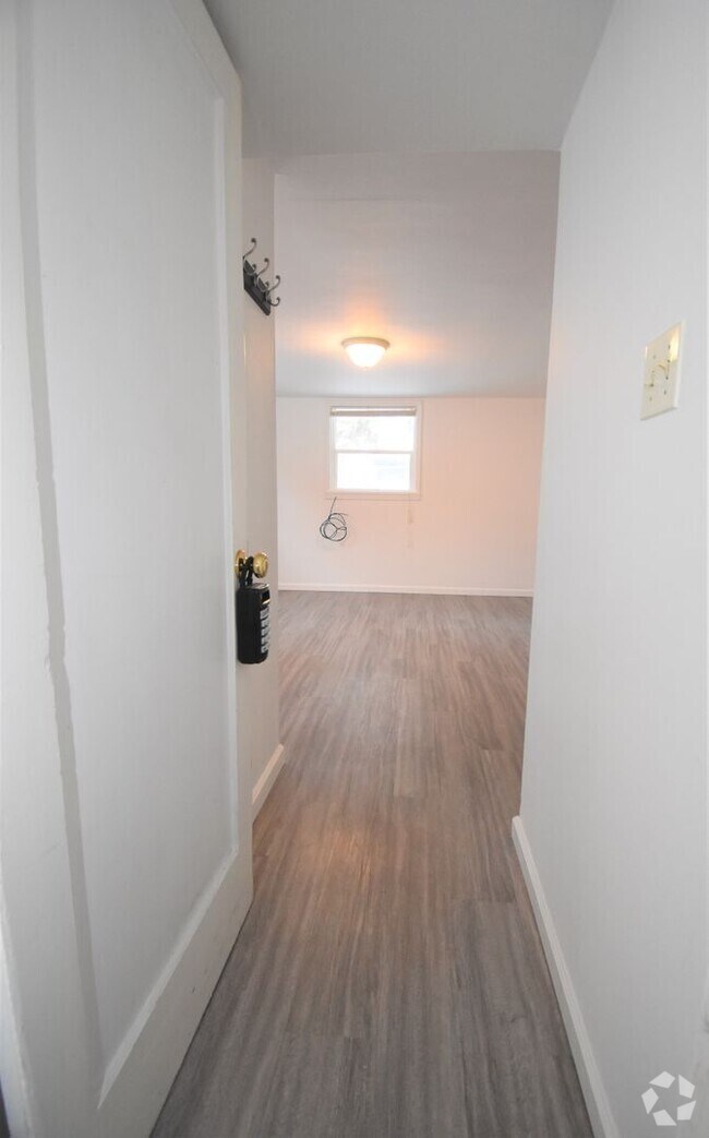 Building Photo - 525 Dell Pl