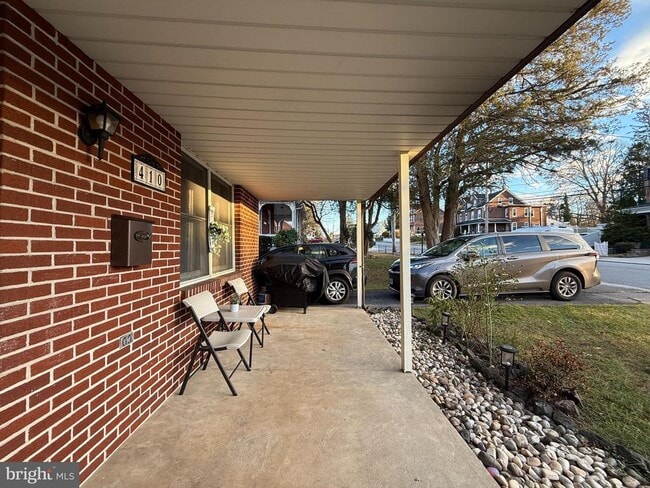 Foto del edificio - 410 N 5th Ave