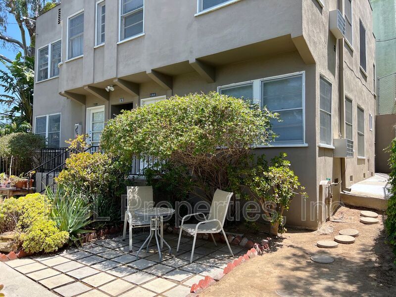 868 N Occidental Blvd, Los Angeles, CA 90026 House Rental in Los