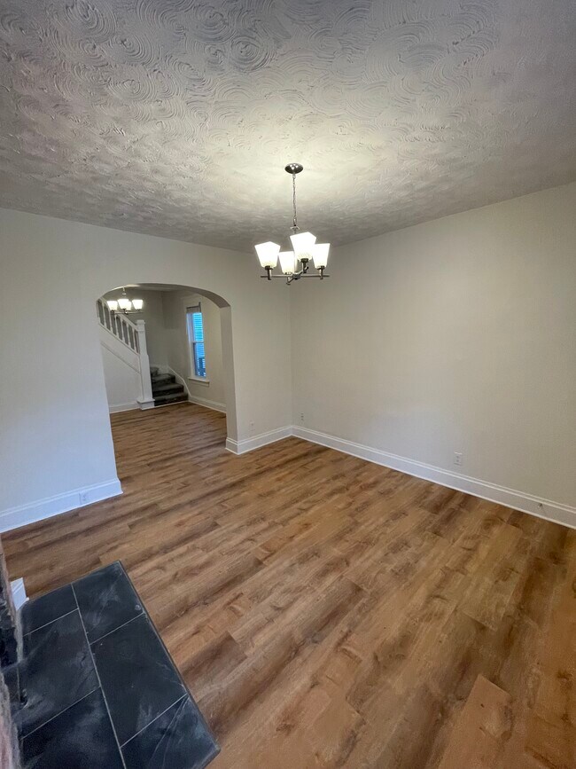 Foto del edificio - 411 E Whittier St