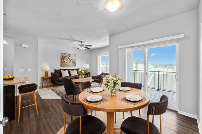 Dining Area - Sterling Pointe
