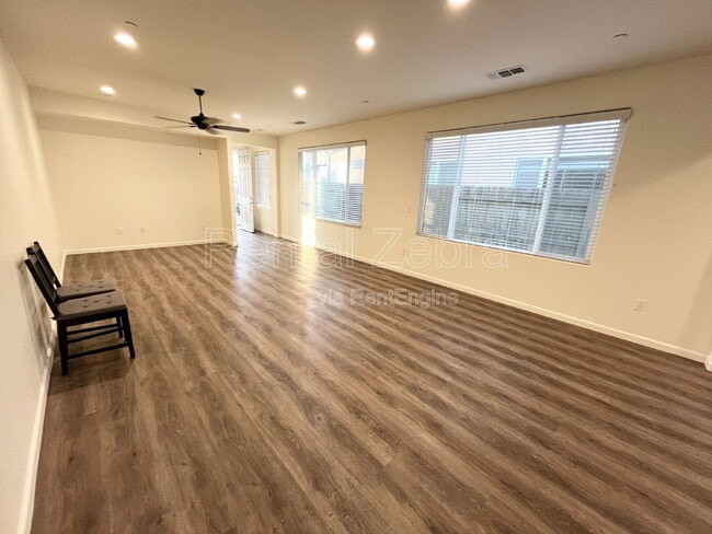 Building Photo - 4388 Bixby Way