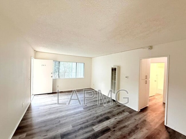 Building Photo - 3323 Cazador St