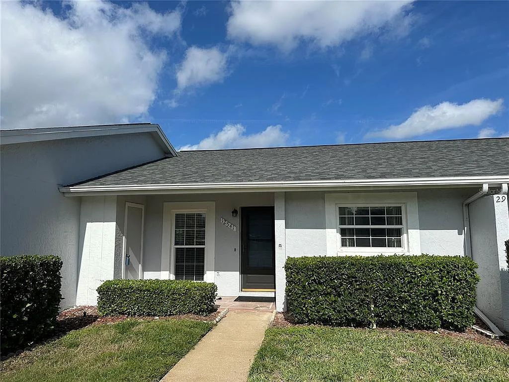 Primary Photo - Adorable 2/2 villa in active 55+ community.