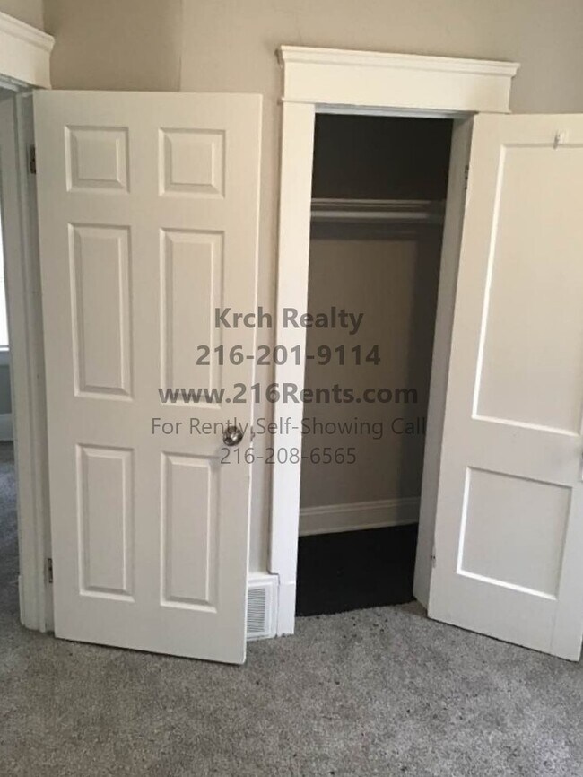 Building Photo - Remodeled Smart-Home. Self-Tour Today!