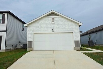 Building Photo - 402 Plateau St
