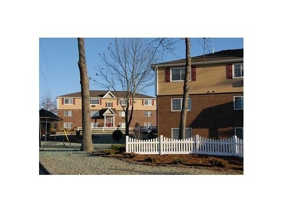 Foto del edificio - 3981 Brown Ave