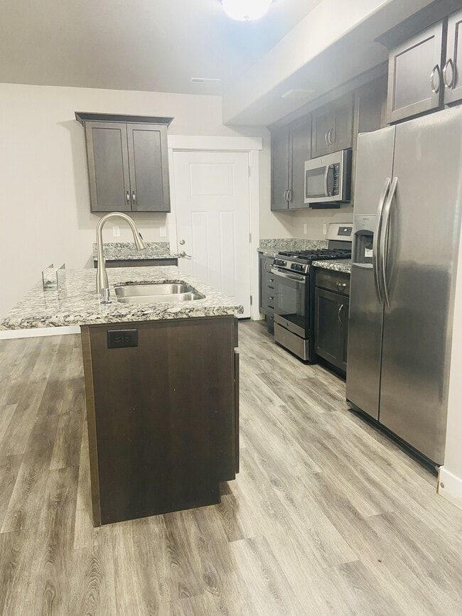 Building Photo - 11528-14055 4055 W