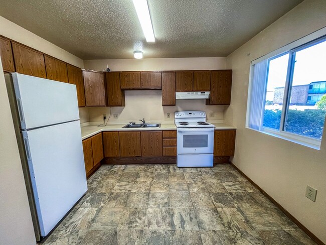 Building Photo - 2 Bed Apartment at the Driftless Apartment...