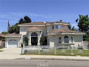 Building Photo - 5618 Encinita Ave