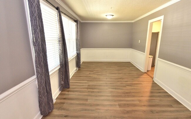 Building Photo - 1629 Bridgedale Dr