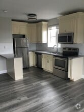 Building Photo - 17 Quebec St