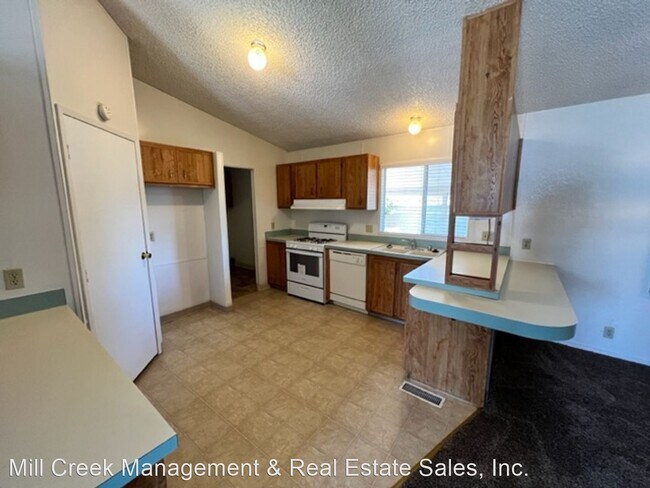 Building Photo - 3 br, 2 bath House - 5225 W. Dorothea