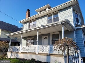 Building Photo - 711 Bridgeboro St