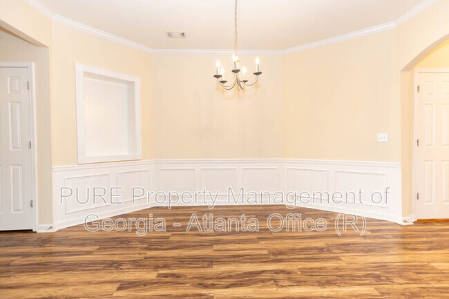 Building Photo - 2069 Lakeshore Overlook Dr