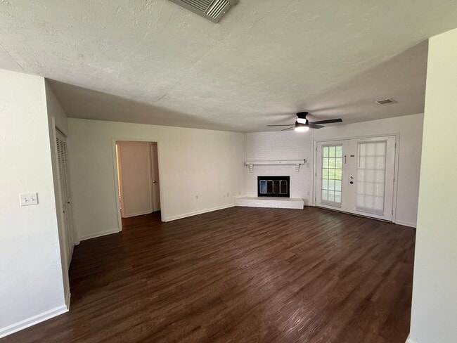 Building Photo - 886 Meginnis Ln