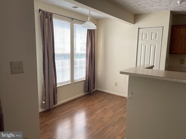 Building Photo - 2452 Apple Blossom Ln