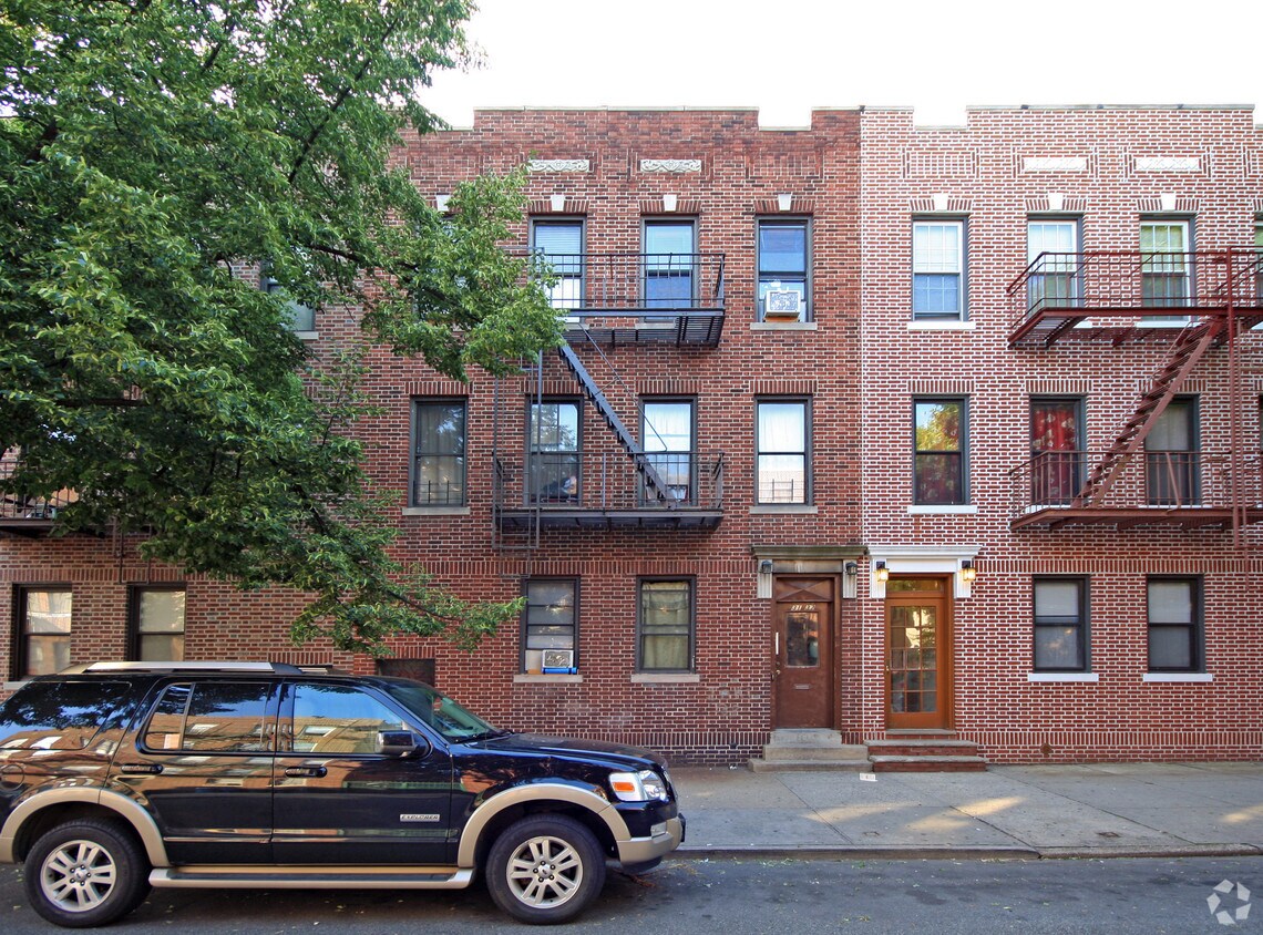 Primary Photo - 31-37 34th St