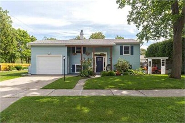 Foto del edificio - 3 Bedroom Single Family Home New North End