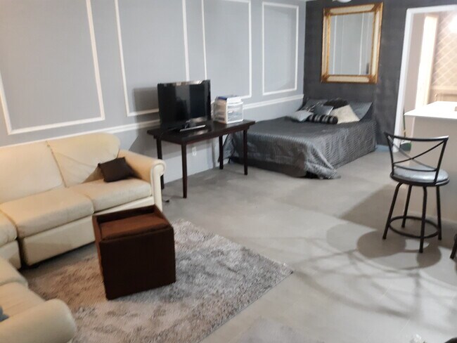 Foto del edificio - 552 Wimbledon Ct