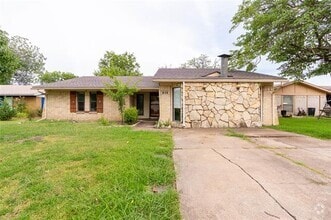 Building Photo - 510 Cranbrook Park