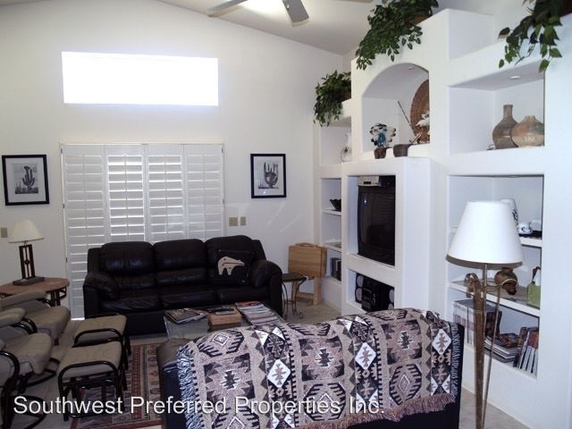Building Photo - 3030 N 152nd Ln