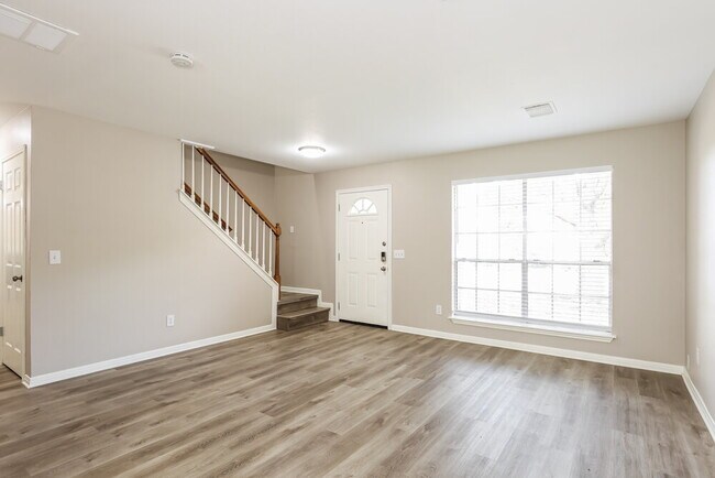 Building Photo - 10503 Coyote Hill