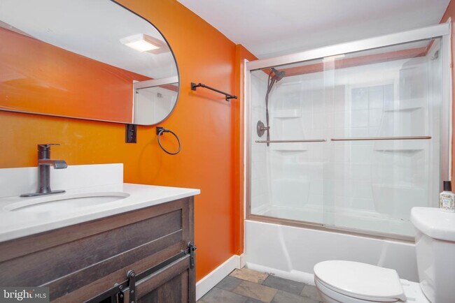 Foto del edificio - 204 Winters Ln
