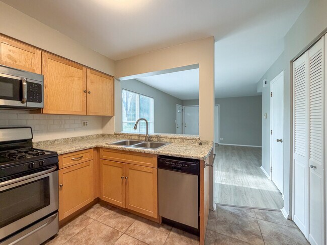 Building Photo - 2615 Oakshire Ct