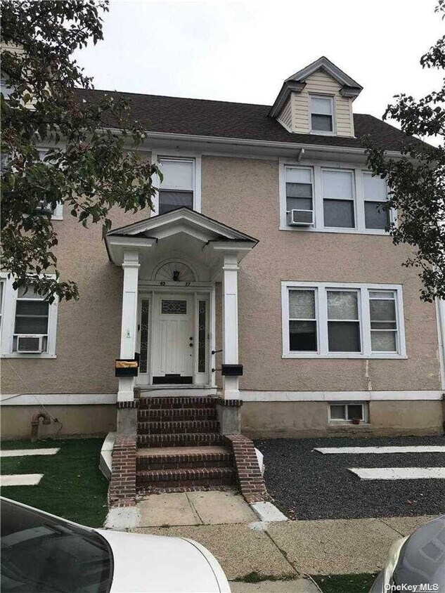 Primary Photo - 43-77-77 157th St