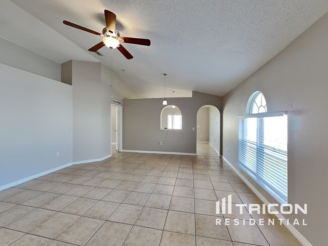 Building Photo - 11411 Ivy Flower Loop Riverview FL