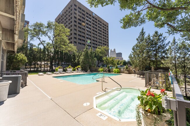 Building Photo - 600 Admiral Blvd