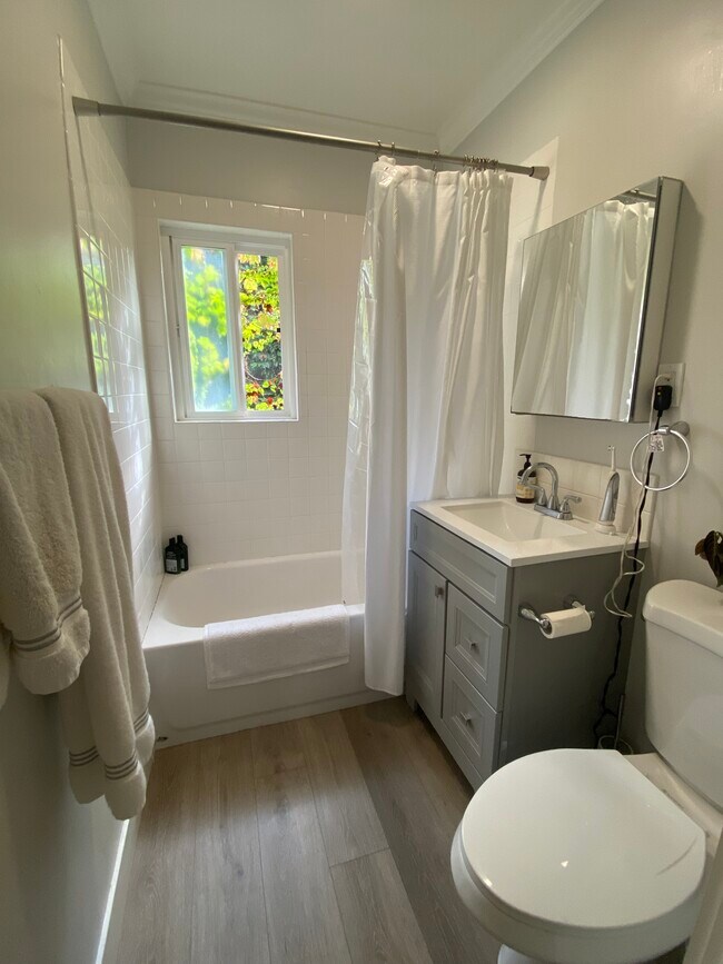 Baño - 1522 Princeton St