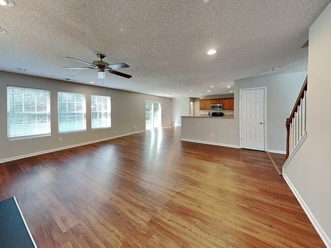 Building Photo - 2521 Highland Park Dr