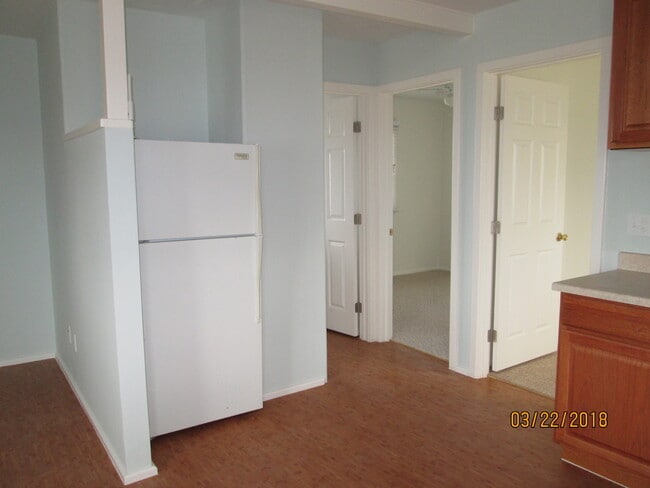 Building Photo - Charming Duplex