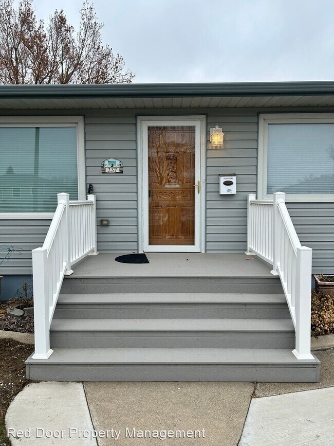 Building Photo - 5 br, 2 bath House - 237 22nd Ave NW - Spa...